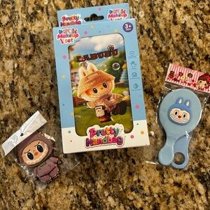 Labubu Makeup Set w/2 mirrors and a comb